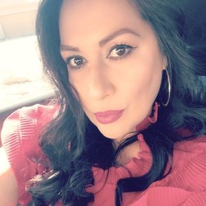 Meet your Posher, Delfy